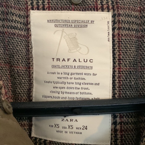 EUC olive coloured  Zara coat. - Picture 5 of 11